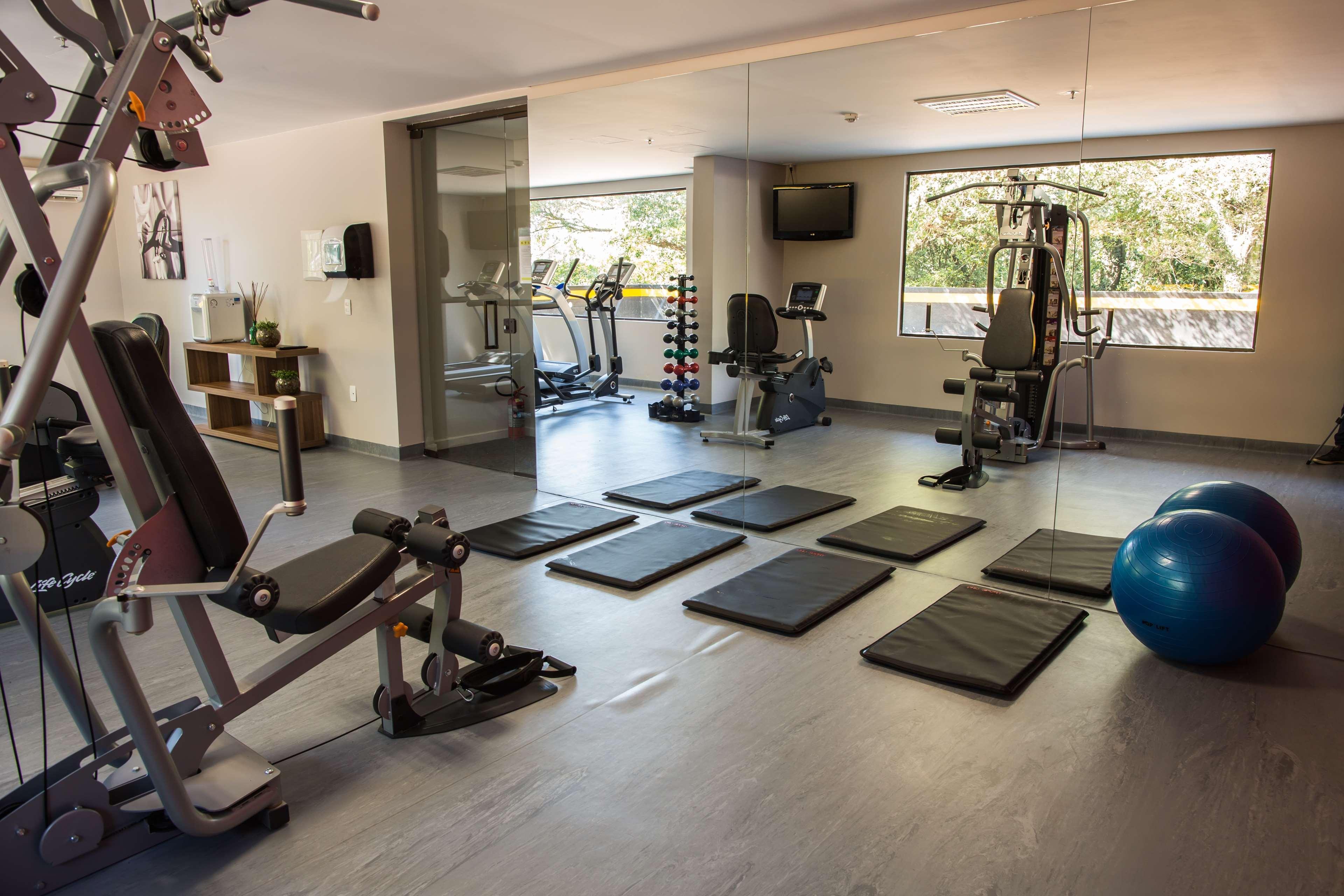 阿雷格里港丽筠酒店 外观 照片 The gym at the hotel