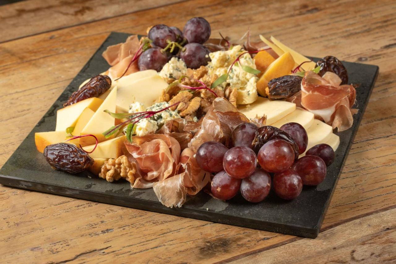 阿雷格里港丽筠酒店 外观 照片 A cheese platter