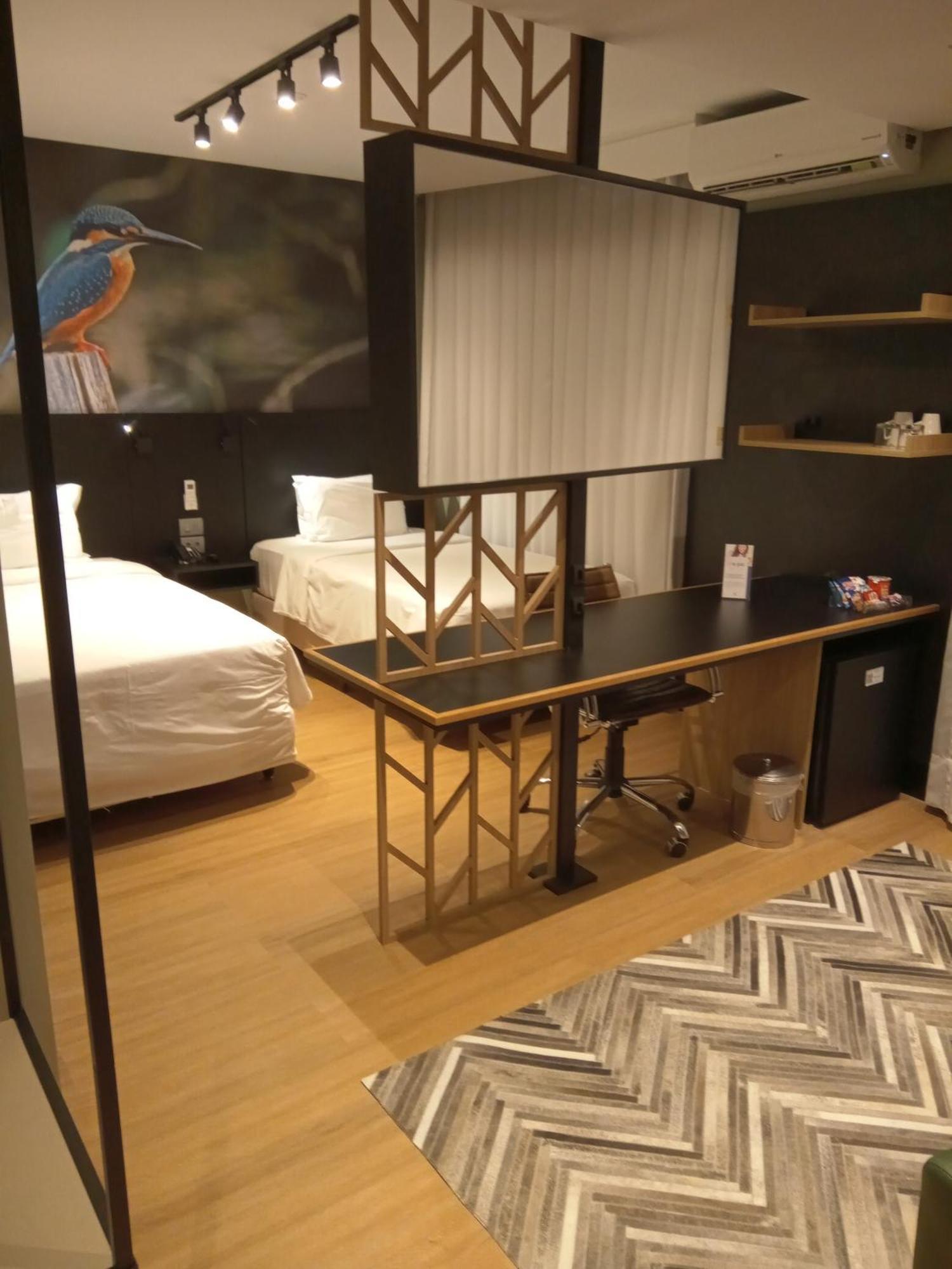 阿雷格里港丽筠酒店 外观 照片 A room at the hotel