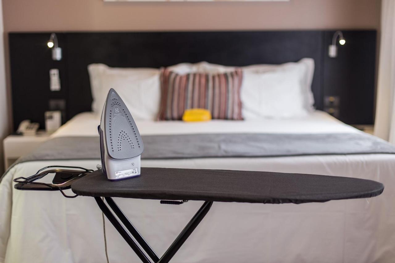 阿雷格里港丽筠酒店 外观 照片 Ironing board with iron
